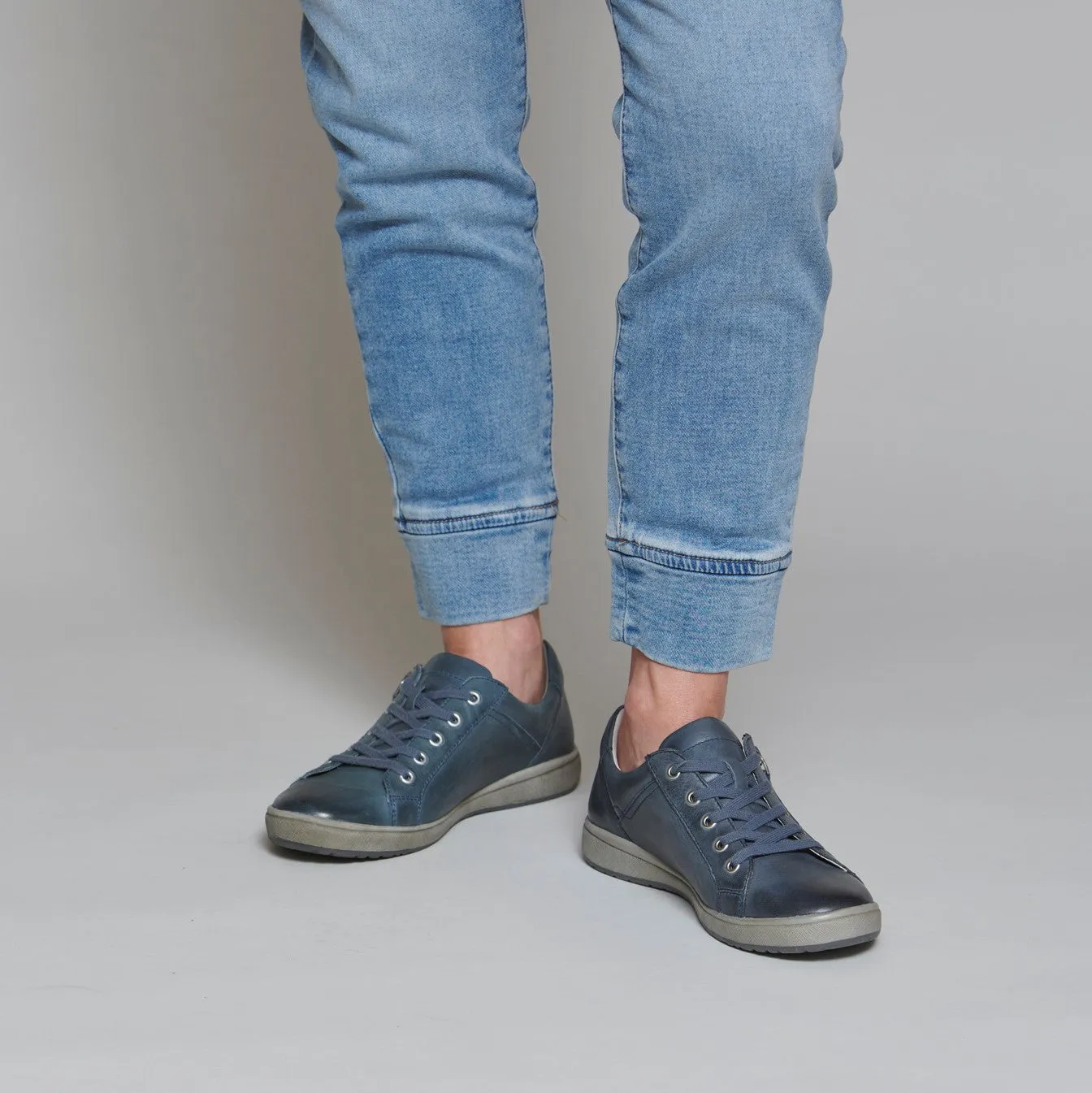JOSEF SEIBEL Caren 12