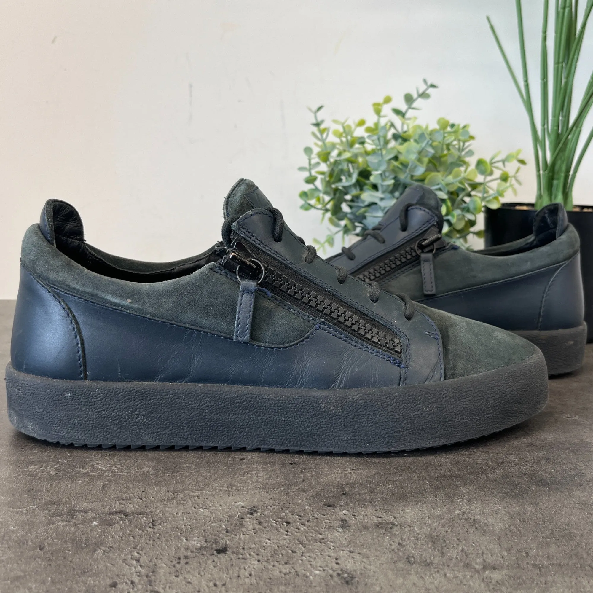 Men's Double Zip Low Trainers Navy Size EU 43 / UK 9
