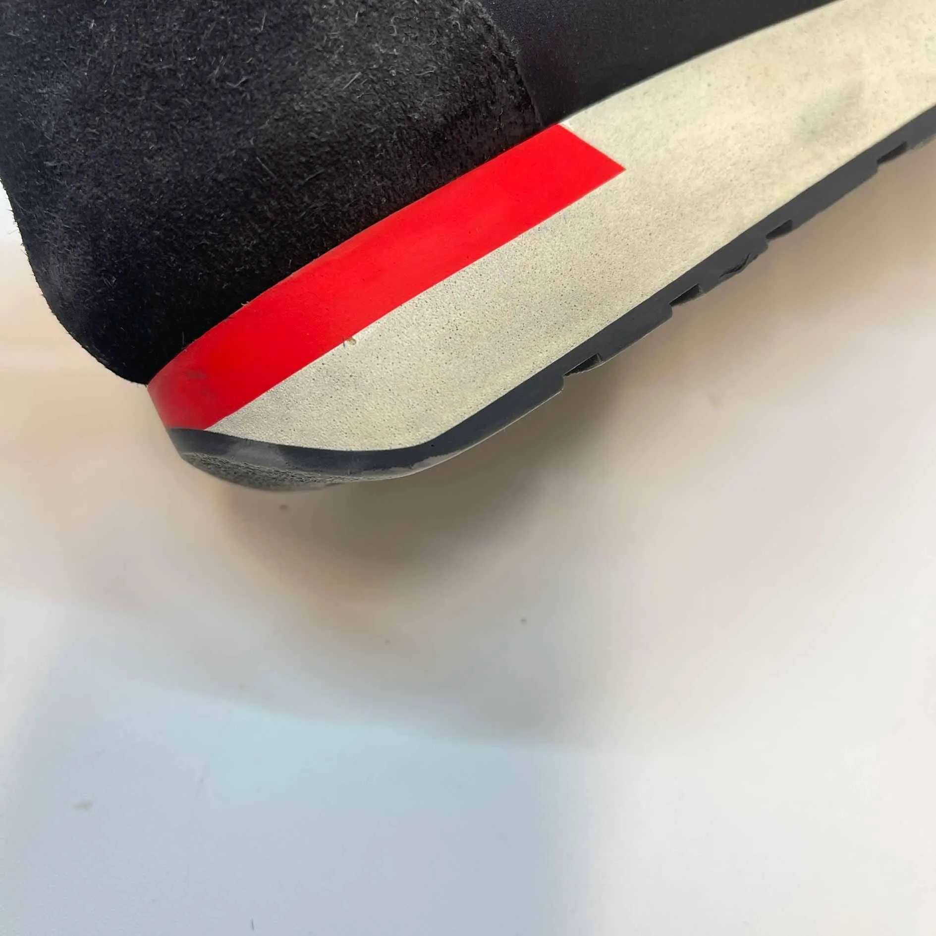 Men's Race Runner Low Trainers Black Size EU 42 / UK 8