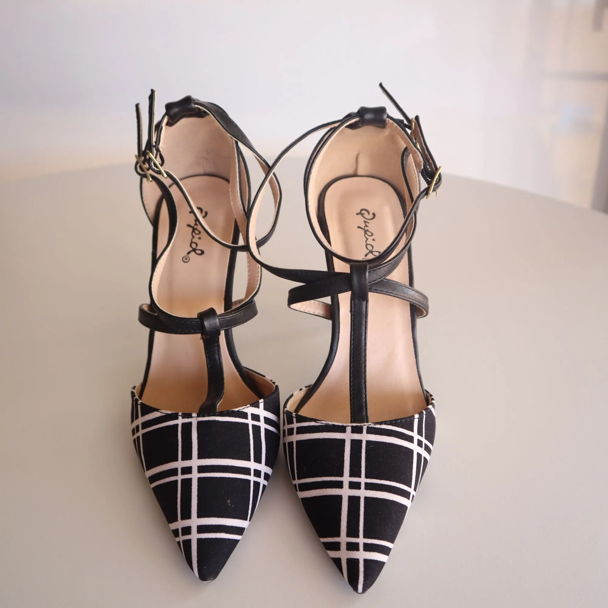 Qupid Women's Size 6 Black & White Plaid Strappy Pointed Toe High Heels
