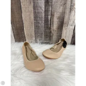 Shoes Flats By Hush Puppies In Tan, Size: 7