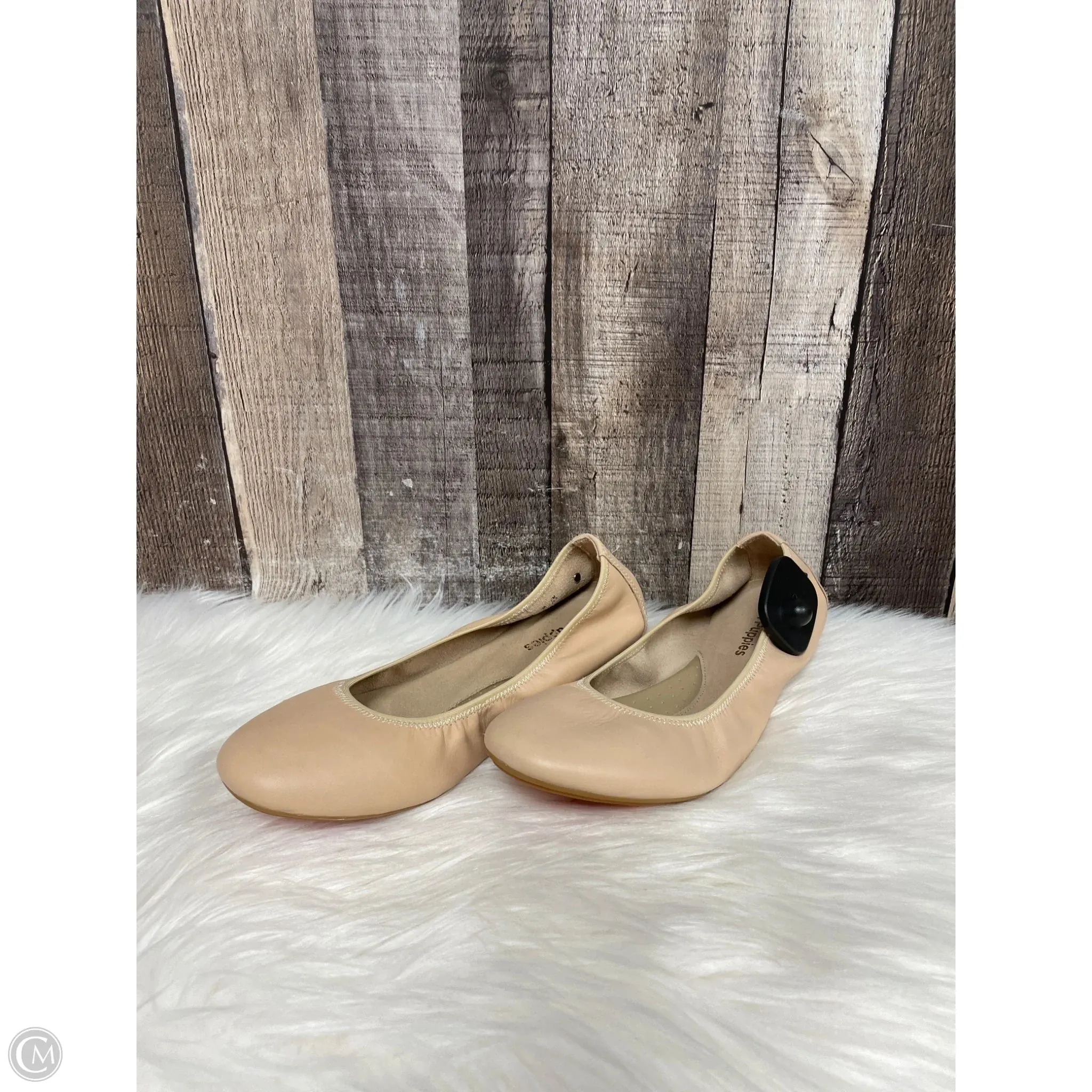 Shoes Flats By Hush Puppies In Tan, Size: 7