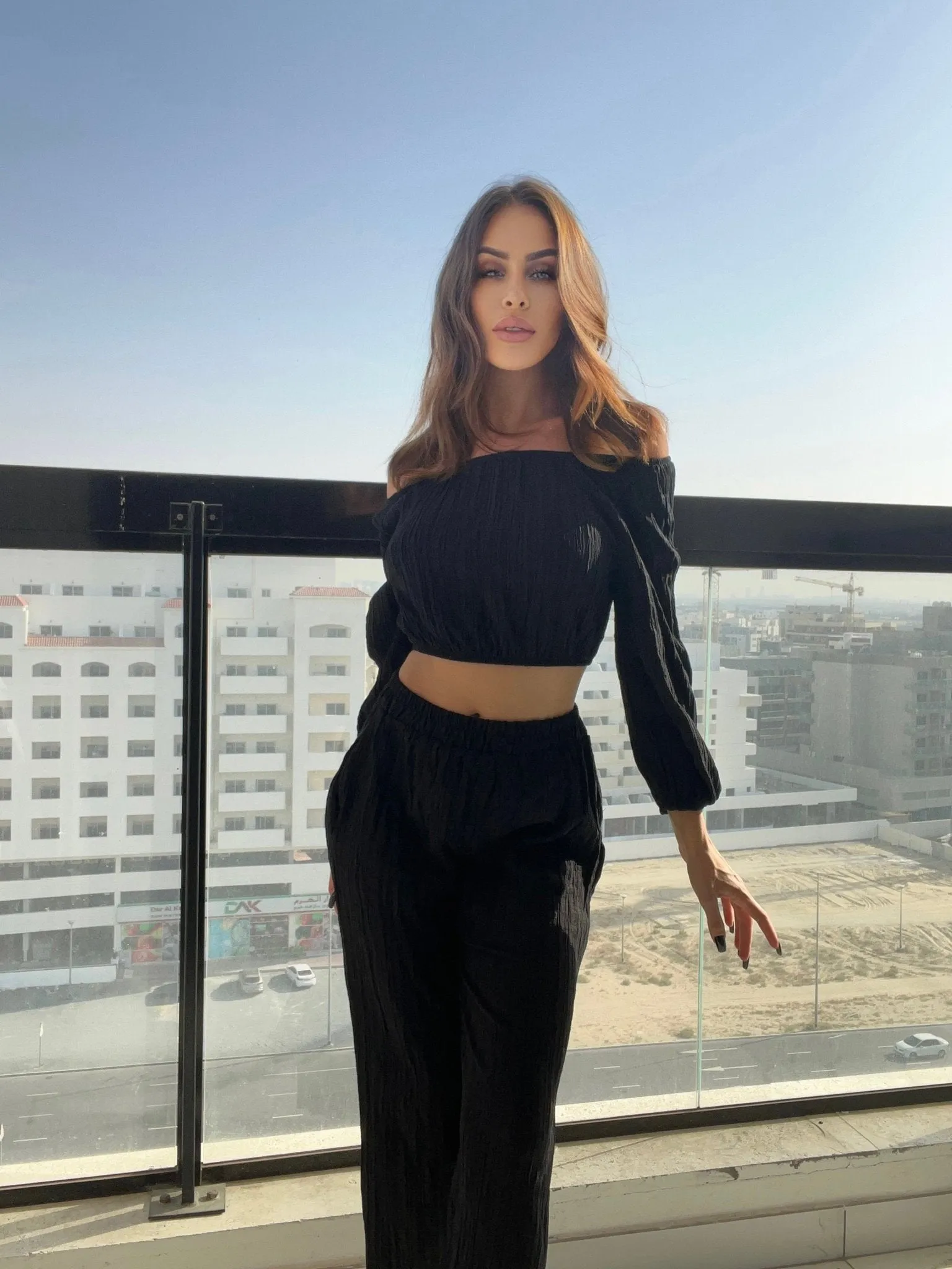 Woman's Plisse Blouse With Long Sleeves And Pant