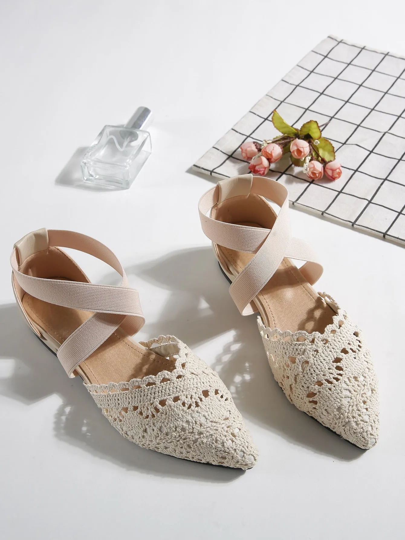 Women Minimalist Cross Strap Lace Flats