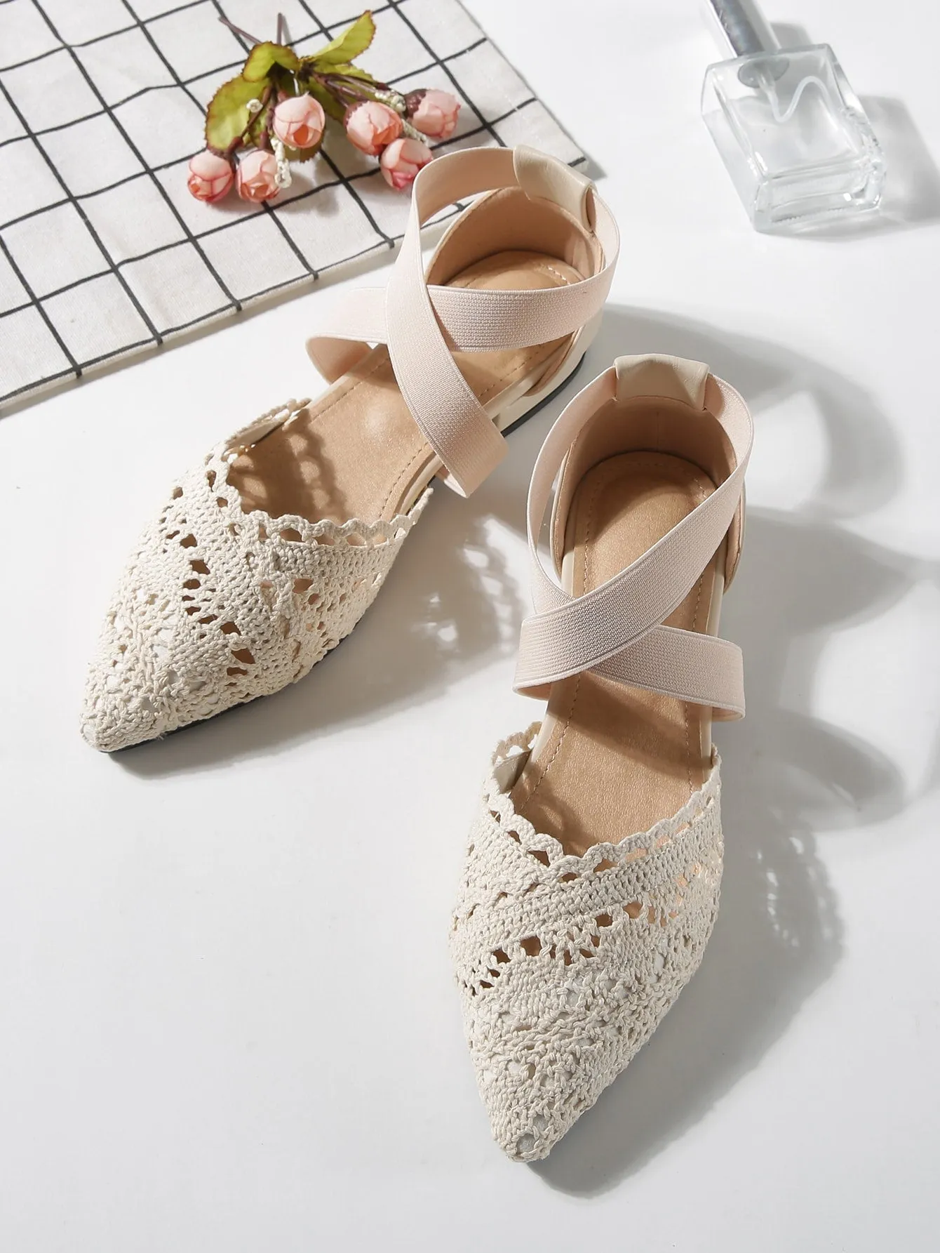 Women Minimalist Cross Strap Lace Flats